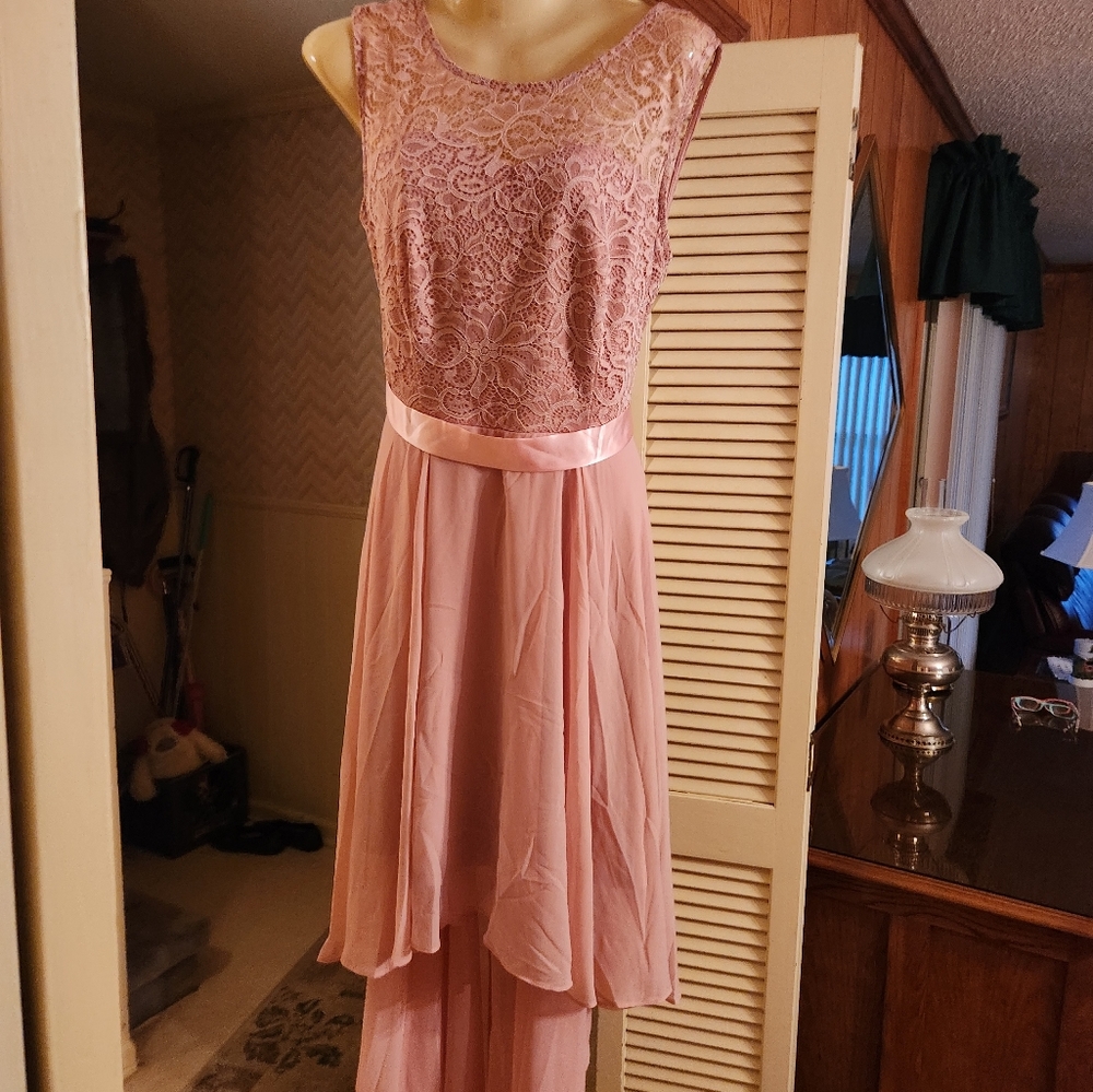 Prom/ bridal dress beautiful sz med asymmetrical strong hem.sweet sexy sleeveles